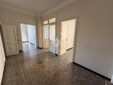 Appartamento via Acquarone, Castelletto, Genova