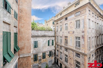Trilocale Vico Valoria, Molo, Genova