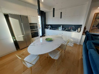 Trilocale ottimo stato, quarto piano, Vomero, Napoli