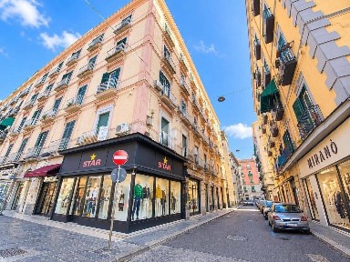 Bilocale Vico Venezia, Vasto, Napoli