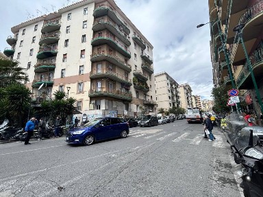 Monolocale piazza Medaglie d'Oro 15, Arenella, Napoli