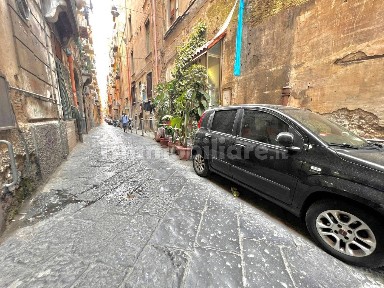 Quadrilocale Vico San Domenico Soriano, Monte Santo, Napoli
