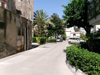 Trilocale via Zumbini 18, Portici
