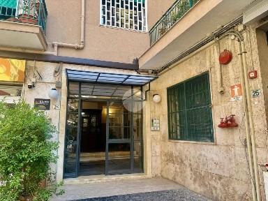 Monolocale via Vittoria Colonna 24, Chiaia, Napoli
