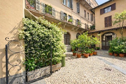 Milano, Moscova, Via Solferino