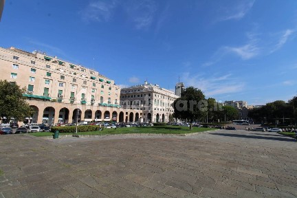 Genova, Quadrilatero, Piazza della Vittoria