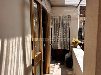 Monolocale via Pontillo al corso Cavour 8, Torre del Greco