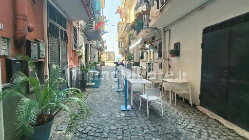 Bilocale Vico Magazzini 31, Porto, Pozzuoli