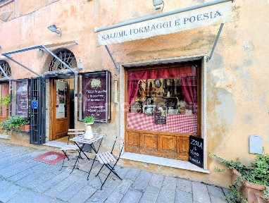 Attività commerciale in Vendita