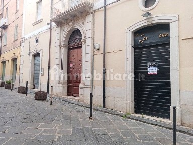 Locale commerciale in Vendita