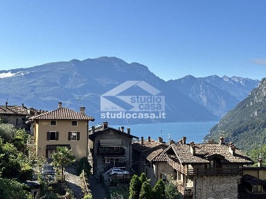 Terratetto unifamiliare 165 m², da ristrutturare, Centro, Tenno