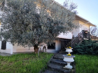 Villa unifamiliare via Alessandro Manzoni, Centro, Casteggio