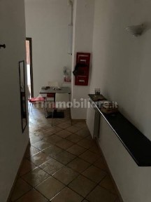 Bologna, Centro Storico, Vicolo Broglio, 6