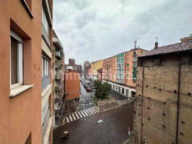 Bilocale via Riva di Reno 60, San Felice, Bologna