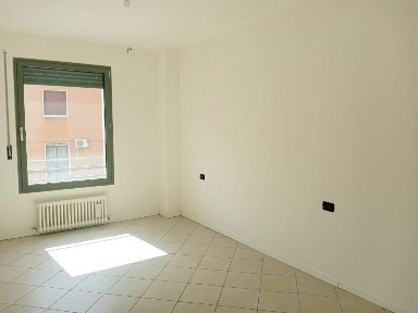 Trilocale via Parisio, Savena, Bologna