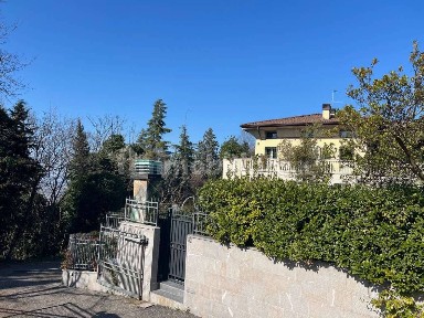 Bilocale via San Luca, Colli Saragozza, Bologna
