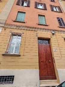 Bologna, Saragozza dentro le Mura, Via Malpertuso