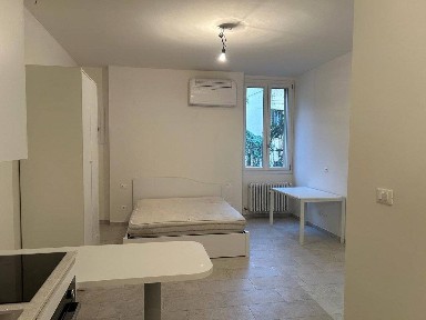 Monolocale via dell'Unione, San Vitale, Bologna