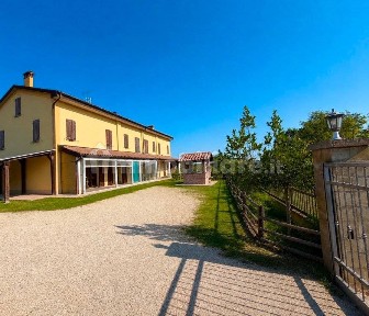 Villa unifamiliare via P. Nanni, Monte San Pietro