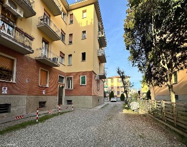 Bologna, Bolognina, Via Calzolari, 41