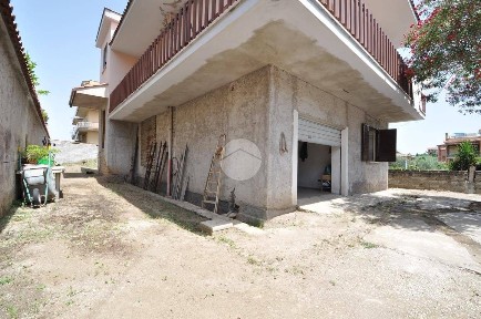 Terratetto unifamiliare via Badesi 59, Rocca Cencia, Roma