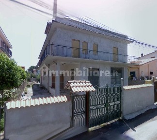 Casa indipendente all'asta via Polverigi 63, Roma