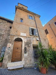 Terratetto unifamiliare piazza dei Selci, Centro Storico, Tivoli