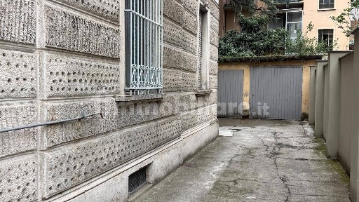 Torino, Parella, Via Salbertrand, 3