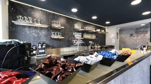 Ristorante con laboratorio in Vendita