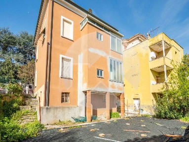 Terratetto unifamiliare viale Osservanza 115/117, Monte - Osservanza, Cesena