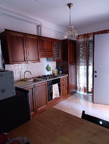Bilocale via Pesaro 9, Piano, Ancona