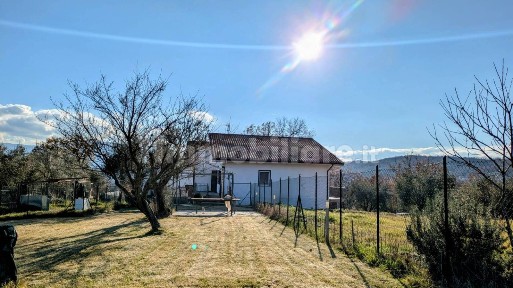 Appartamento in villa Contrada Salietto, Isernia