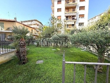 Trilocale ottimo stato, primo piano, Porto Vecchio, Sanremo