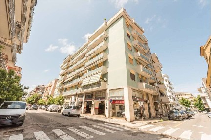 Pescara, Viale Bovio - Piazza Duca degli Abruzzi, via Raffaello, 60
