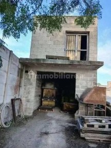 Magazzino all'asta via Vasco Pratolini 2, Lecce