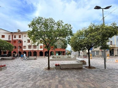 Trilocale piazza Manfredo Camperio 4, Villasanta