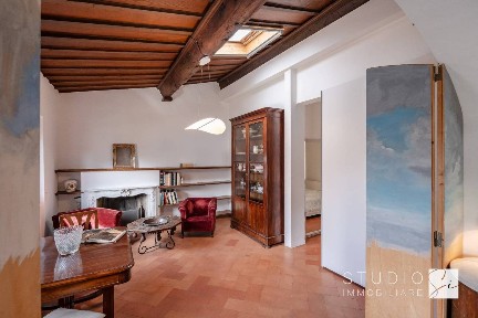 Appartamento Lungarno Guicciardini, Santo Spirito, Firenze