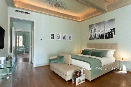 Firenze, Santa Croce, Piazza Santa Croce, 3