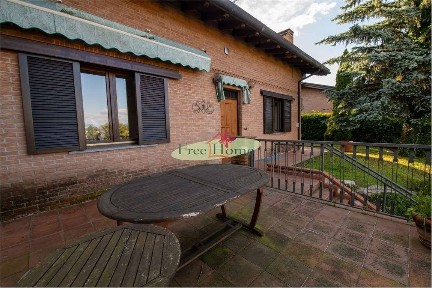 Villa unifamiliare, buono stato, 250 m², Centro, Azzate