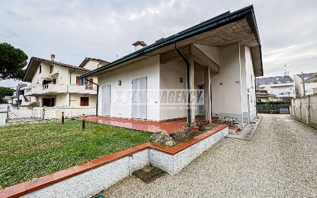 Cervia, Via Pinarella 266