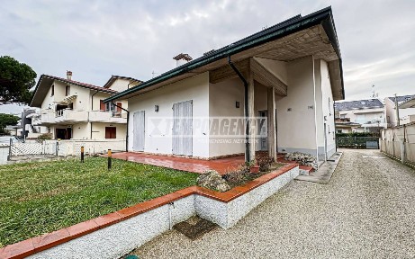 Cervia, Via Pinarella 266