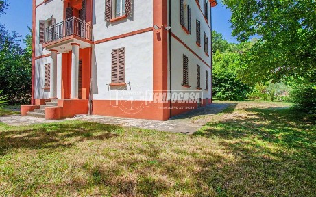 Casola Valsenio, Via Roma 8