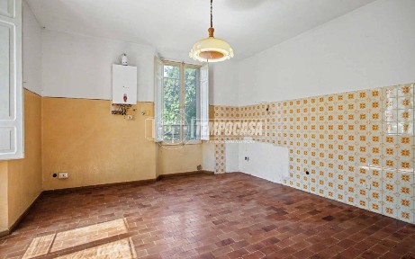 Casola Valsenio, Via Roma 8