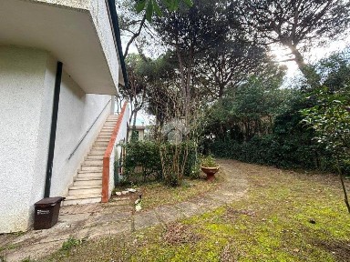 Ravenna, Porto Corsini - Marina Romea, Viale dei Fiori, 8