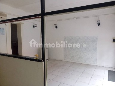 Locale commerciale in Affitto