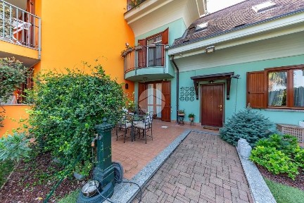 Villa a schiera via Alessandro Manzoni 201, Uboldo