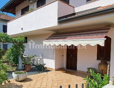 Villa a schiera via Guglielmo Oberdan, 7, Cardano al Campo