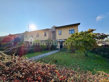 Villa a schiera 4 locali, buono stato, Cascina Elisa, Samarate