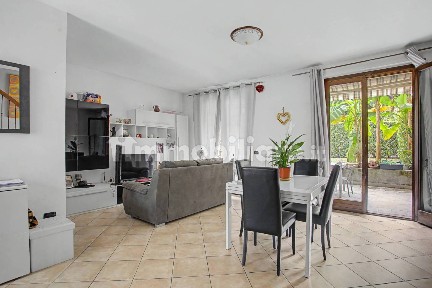 Villa a schiera via Arturo Reschigna, Maccagno, Maccagno con Pino e Veddasca
