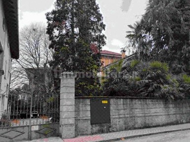 Besozzo, Via Roma, 17